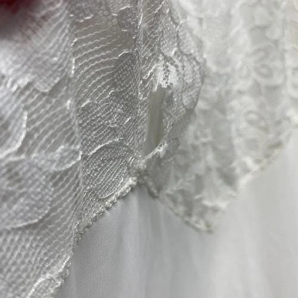 Vintage Slip Pembrooke Lace Measurements in photos EUC